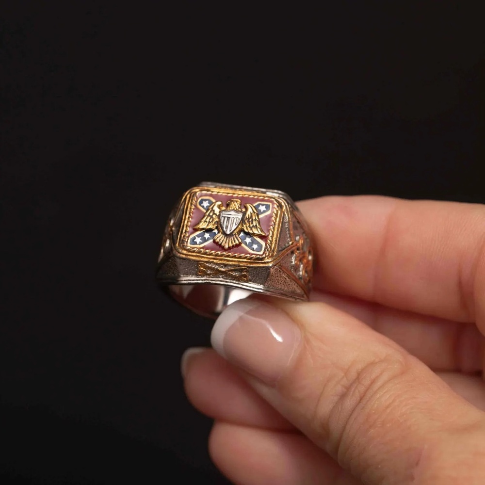 Vintage Sterling Silver Eagle Signet Ring – Size 11, Patriotic Enamel, Heavy 20.